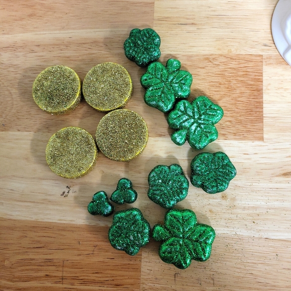 St. Patrick's gumball machine - Picture 2 of 3